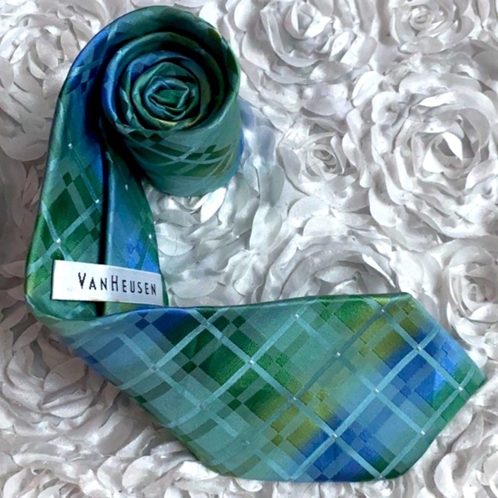 New‎ Can Heusen silk tie